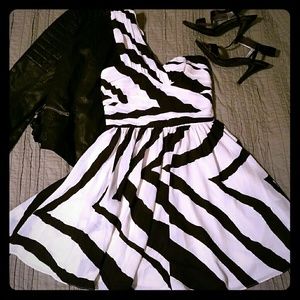 NWT Cream Zebra-print One Shoulder Party Dress